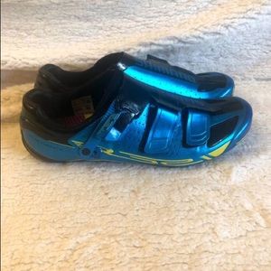 Shimano R321-B Cycling Shoes